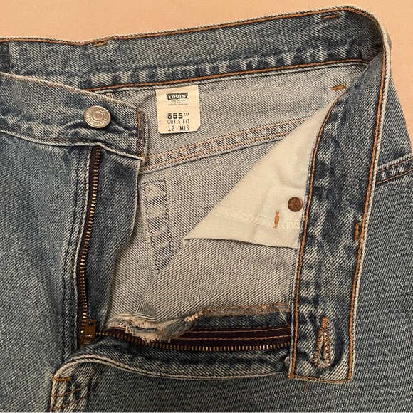 Levi’s 555 Guy’s Fit Denim Shorts - Picture 9 of 15